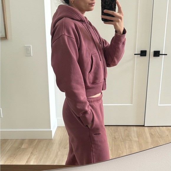 Aritzia sweat set - faded opera rose - Picture 3 of 3